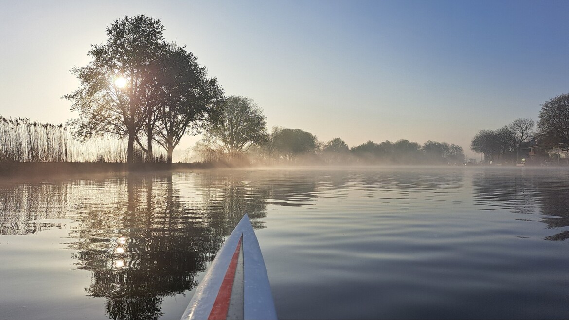 Skiffen op de Amstel om 7.30 uur