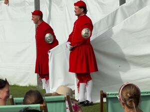 mannetjes-in-het-rood